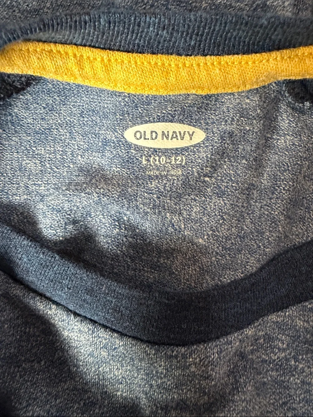 Boys Old Navy Long-Sleeve Raglan Tee in Navy, Heather Blue & Yellow Size L 10/12